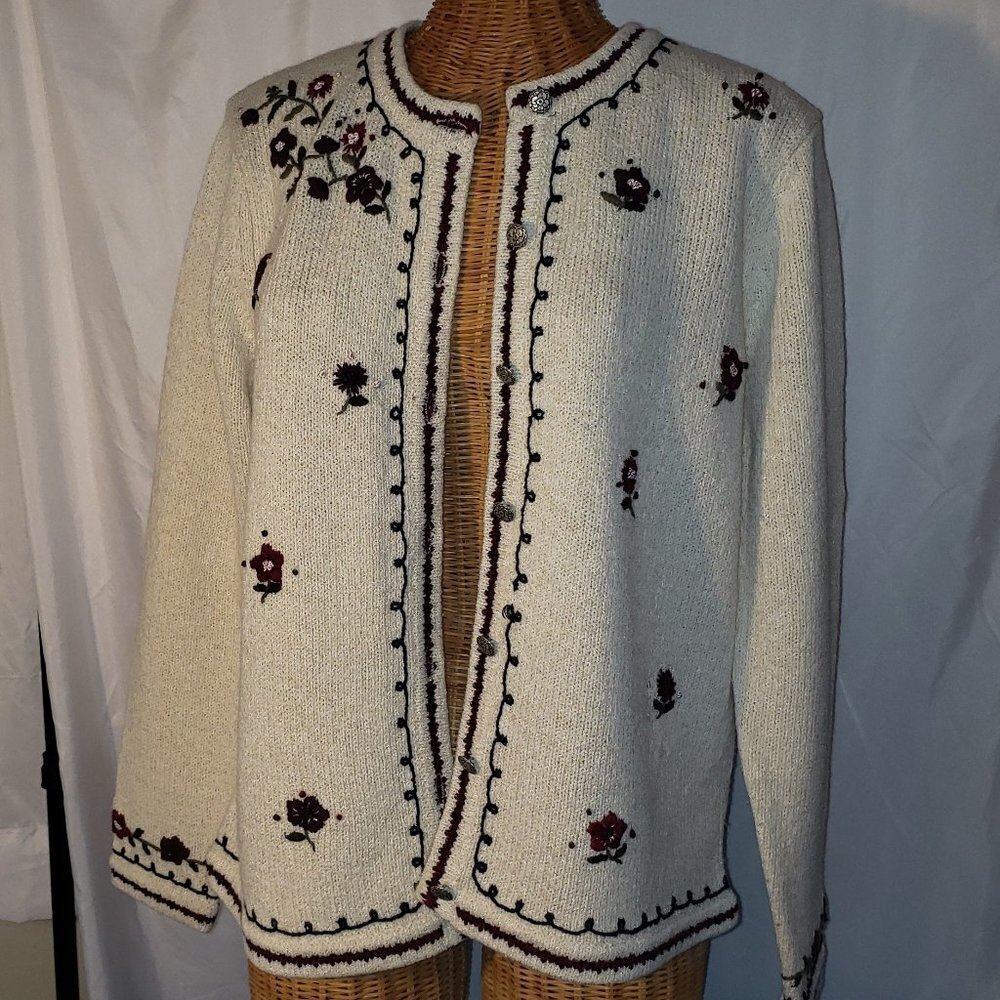 Ladies NORTHERN TRADITIONS Cardigan Sweater in Cream w/Floral Accents - M